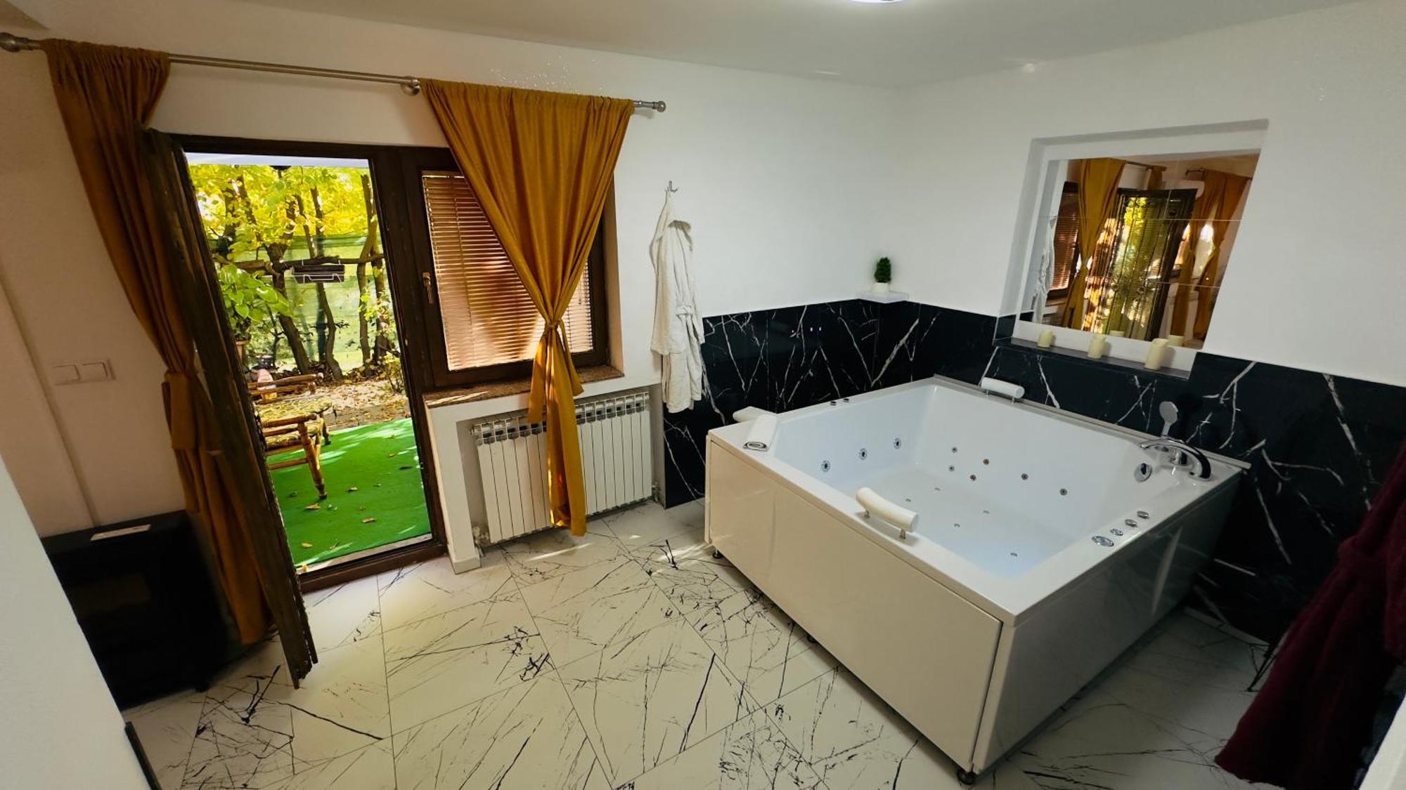 Hedonist Spa Jacuzzi Sarajevo Free Parking Luaran gambar