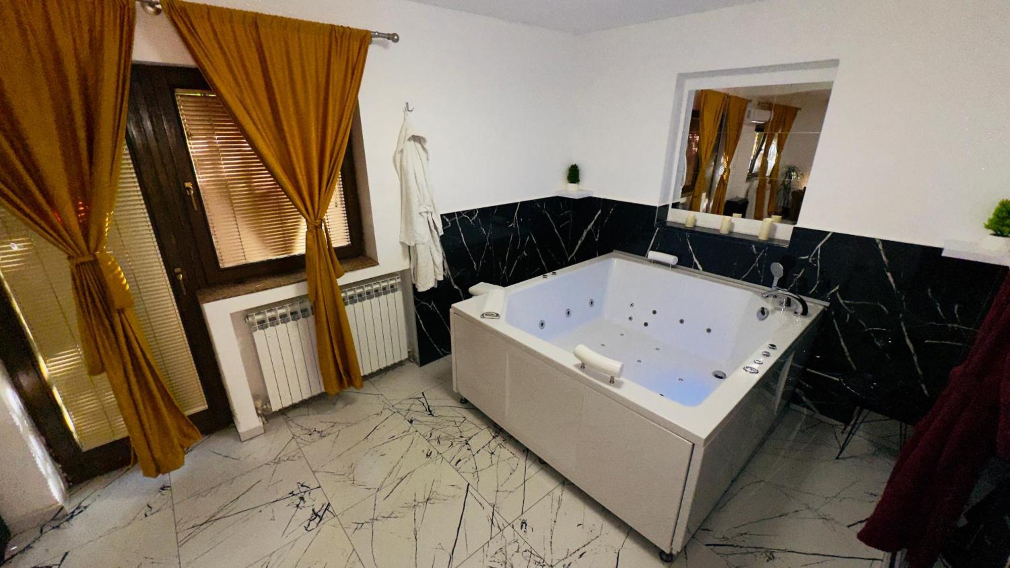 Hedonist Spa Jacuzzi Sarajevo Free Parking Luaran gambar