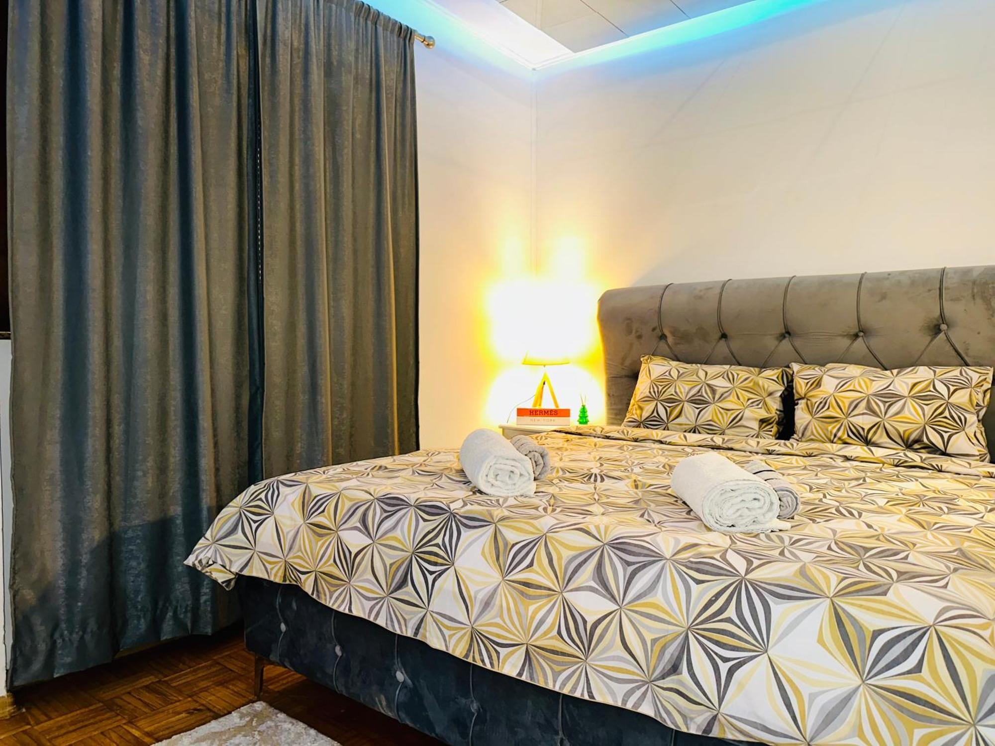 Hedonist Spa Jacuzzi Sarajevo Free Parking Luaran gambar