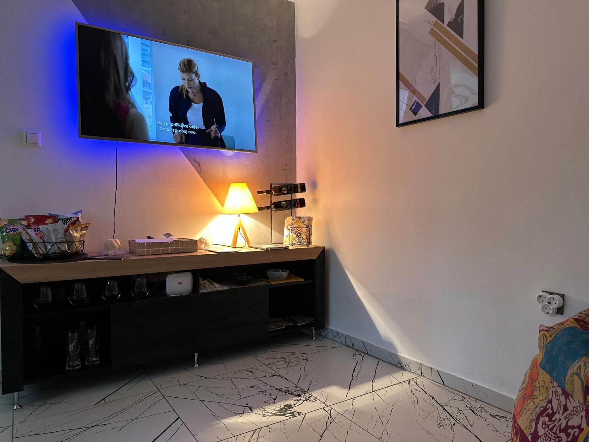 Hedonist Spa Jacuzzi Sarajevo Free Parking Luaran gambar